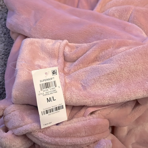 Charter Club Plush Robe - Picture 2 of 6